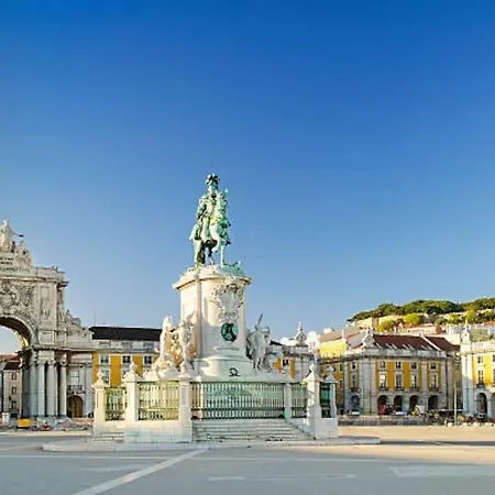 2 Avec Terrasse Apartment Lissabon