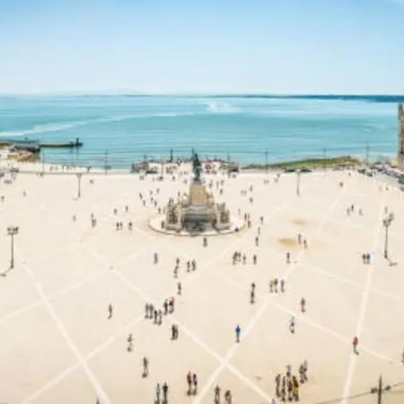 2 Avec Terrasse Apartment Lissabon